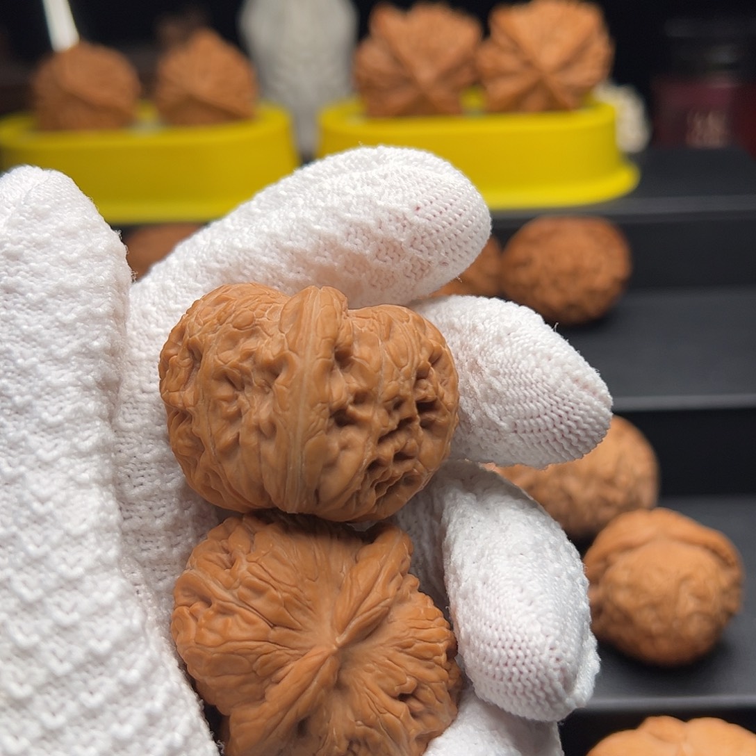 小***鱼文玩核桃吊坠元宝40