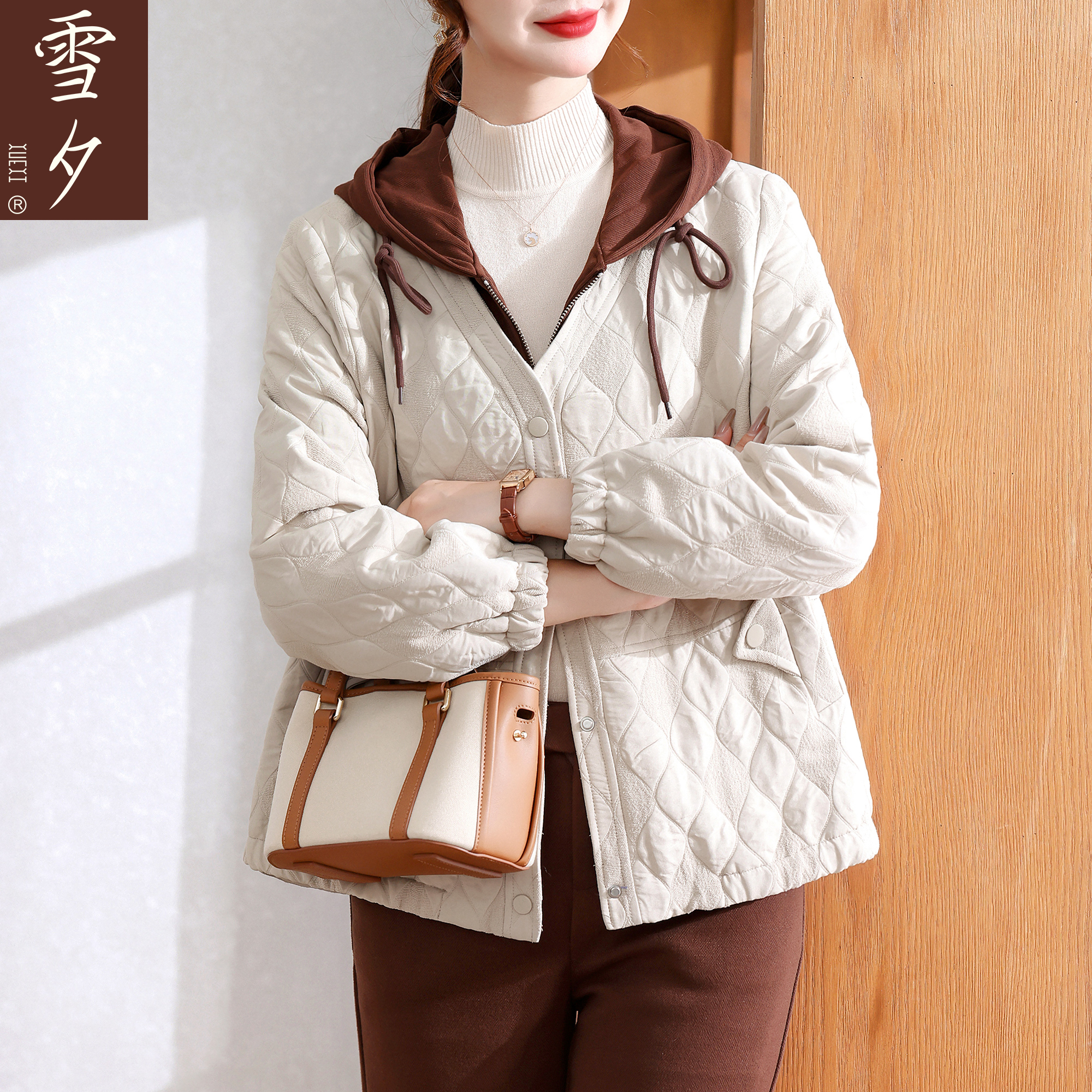 妈妈装秋装厚外套2025新款洋气加棉衣服中老年女连帽秋冬夹克棉袄