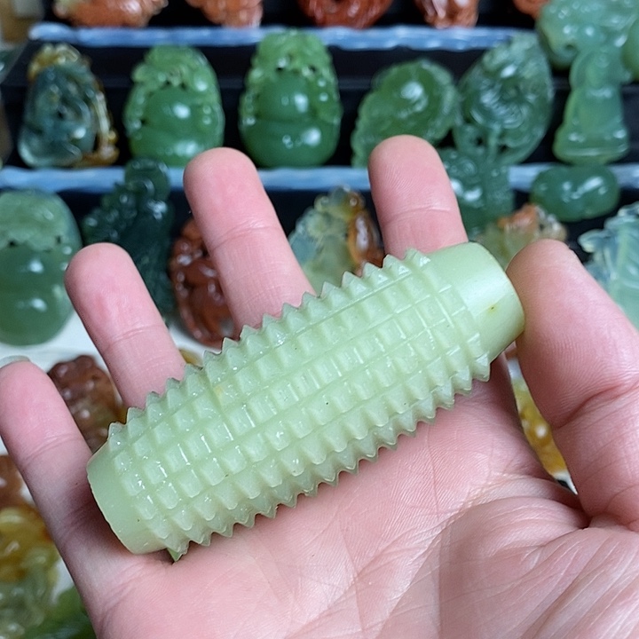 未镶嵌蛇纹石玉颈饰