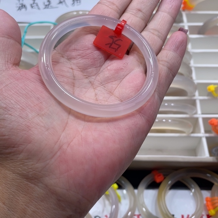 玛瑙/玉髓未镶嵌手镯