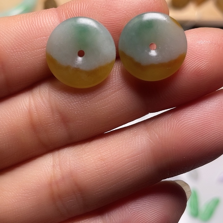定制翡翠未镶嵌黄➕绿特色平安扣