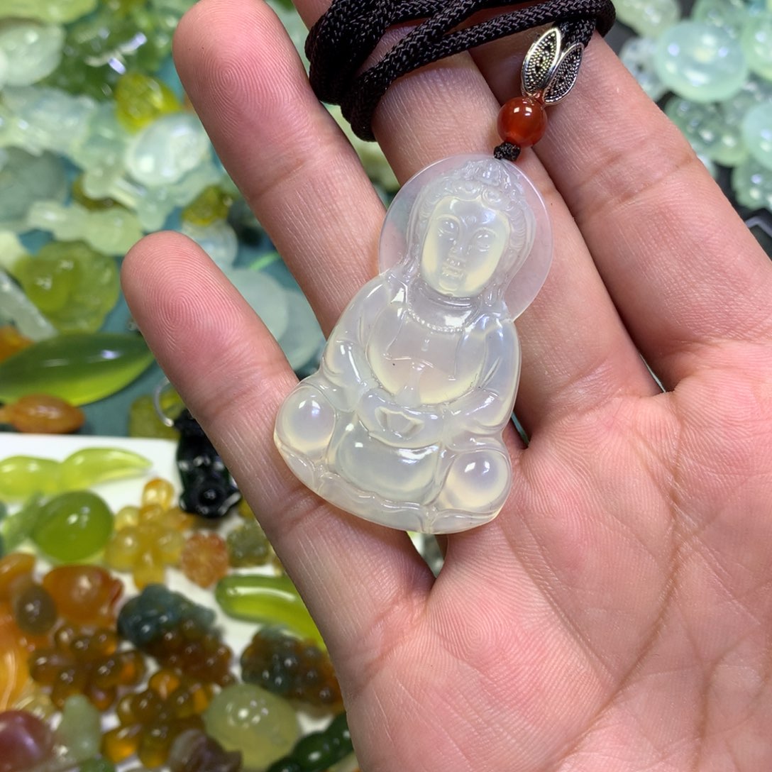 岫玉颈饰未镶嵌观音