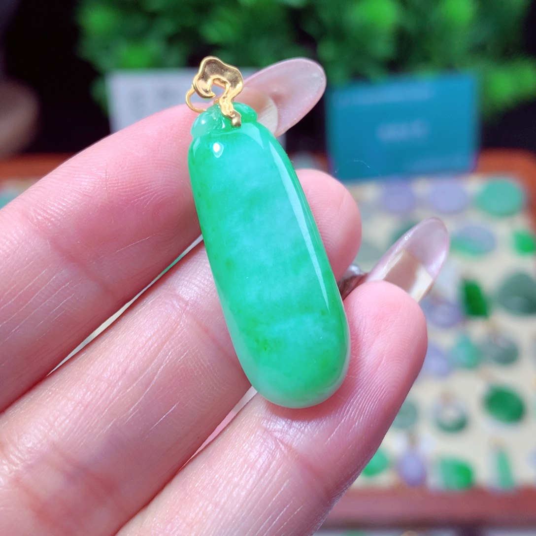 翡翠吊坠(不含链)18K金镶嵌