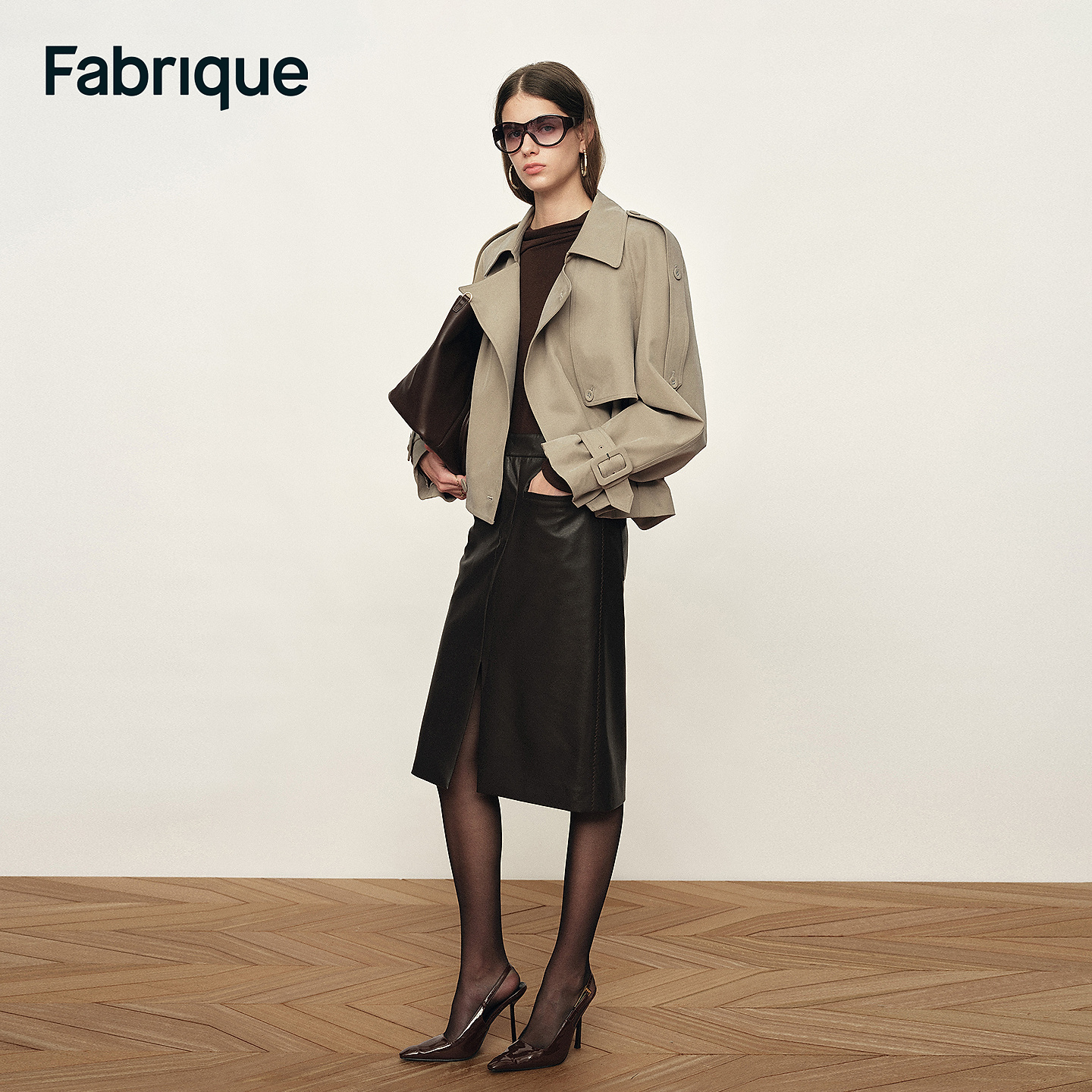 Fabrique Elva 米灰色轻盈感大翻领花苞型短款风衣