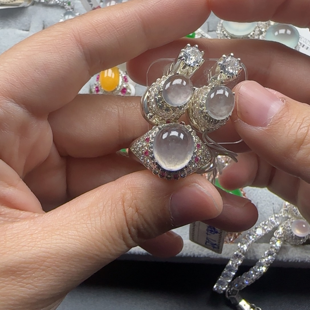 翡翠未镶嵌戒指翡翠