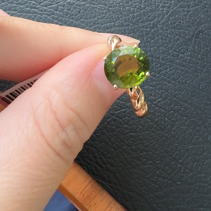 不***格碧玺18K金镶嵌戒指荣倩