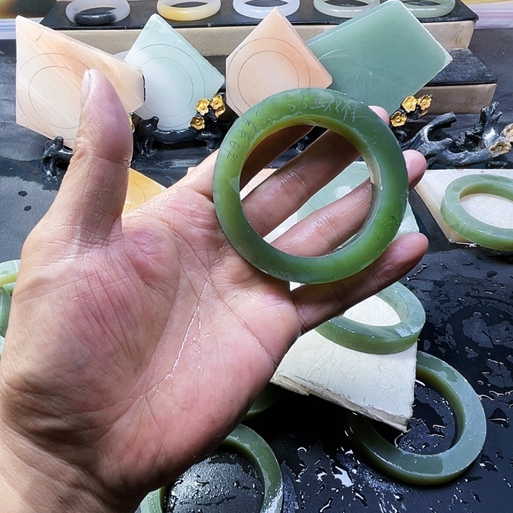 【闪购商品】和田玉手镯未镶嵌胡**飞加工定制