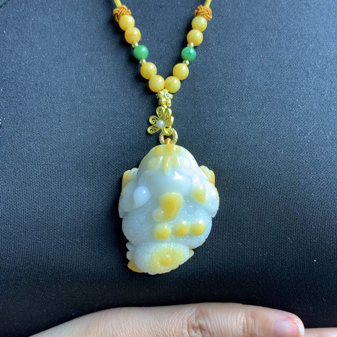 翡翠颈饰未镶嵌翡翠