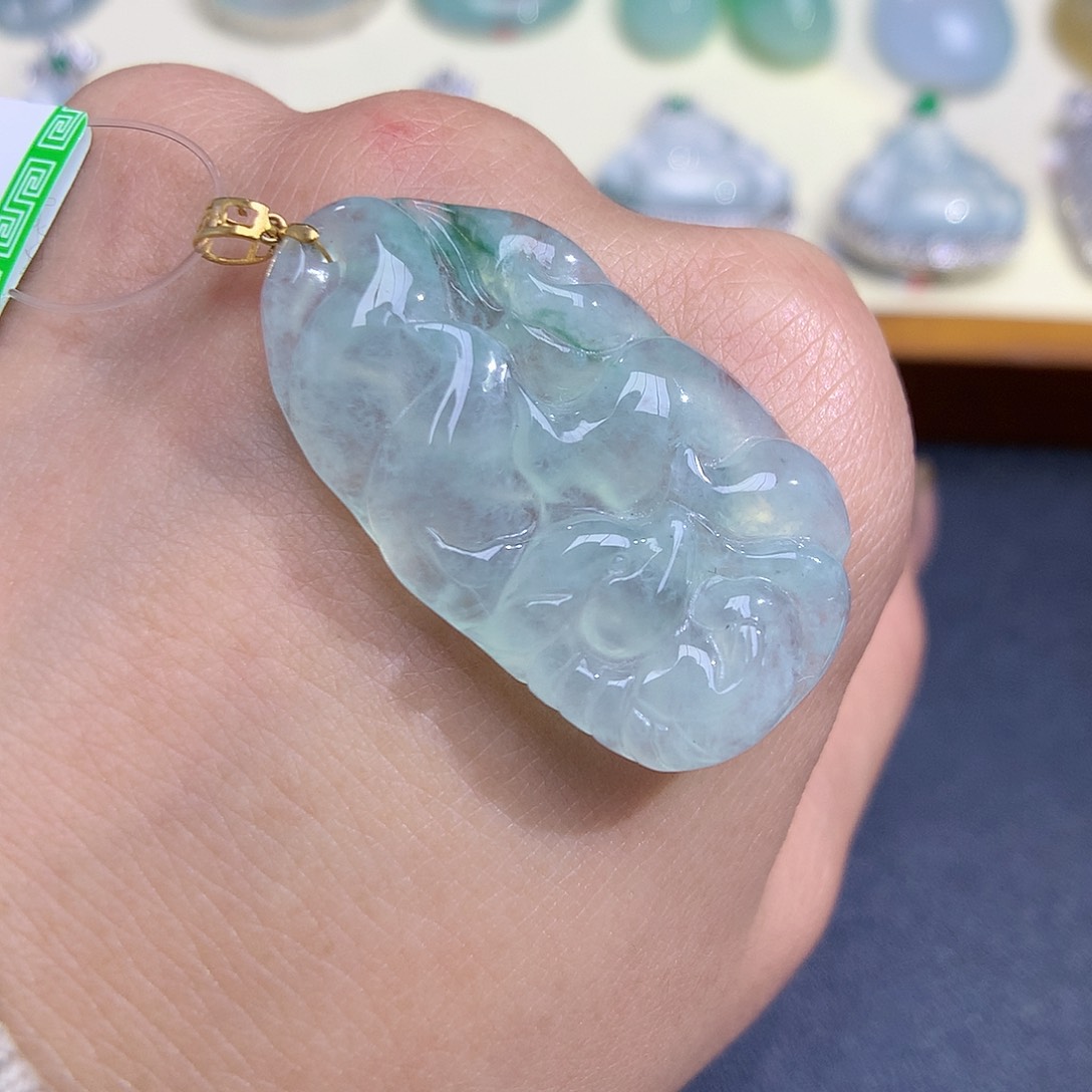 翡翠颈饰18K金镶嵌九尾狐