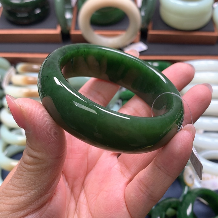 【闪购商品】未镶嵌手镯和田玉（碧玉）24