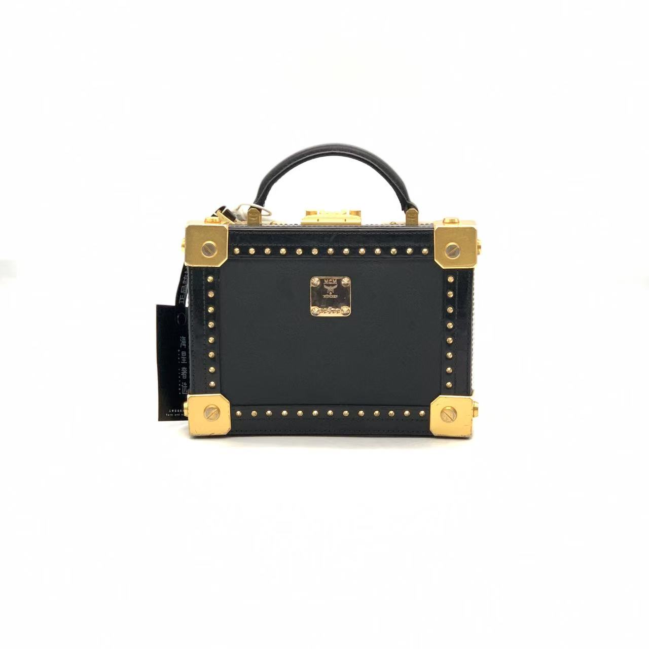 95新 MCM mcm/手提盒子包/黑金经典女士时尚翻盖单肩