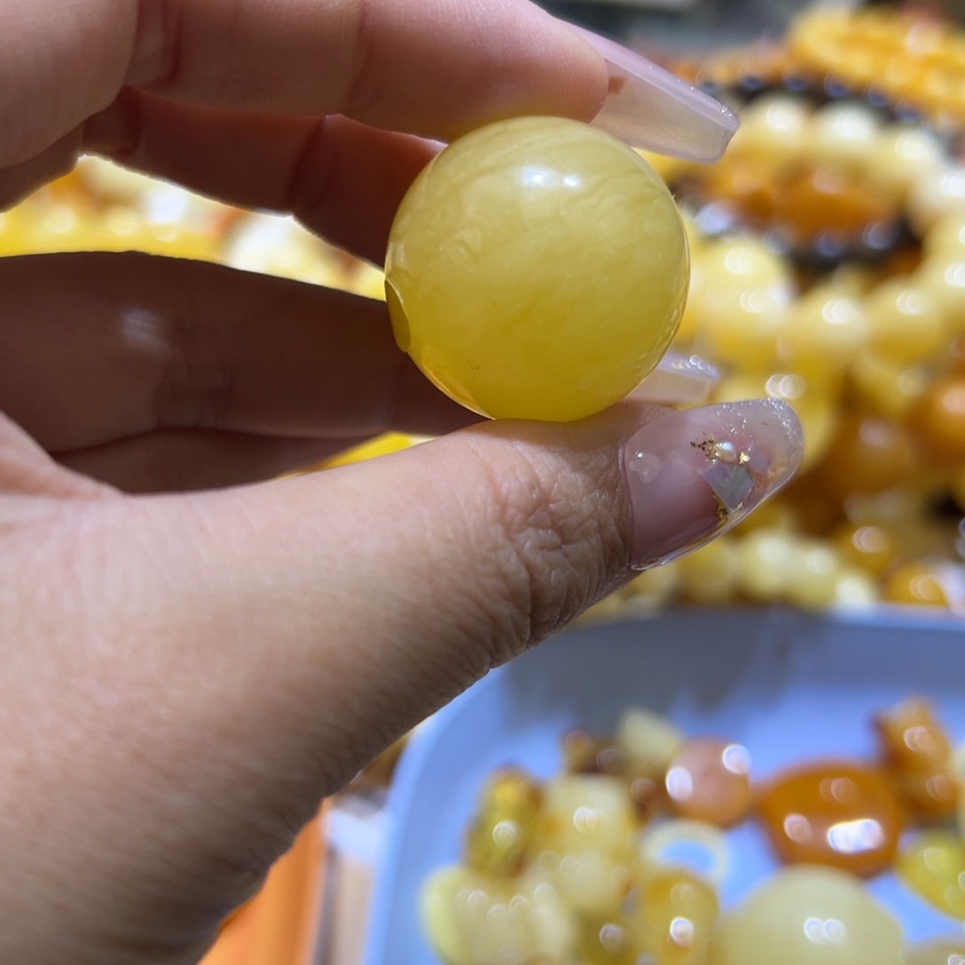 琥珀珠宝奇石未镶嵌