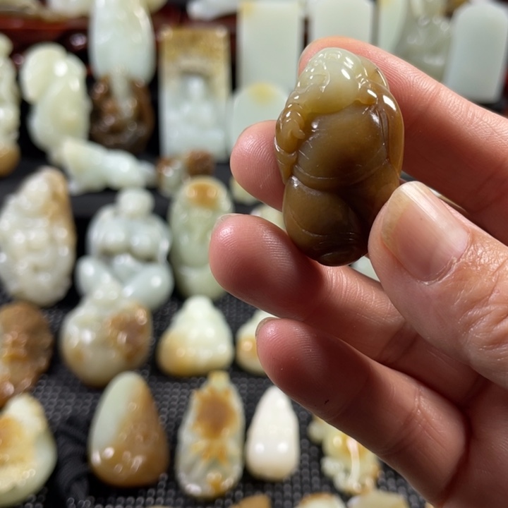 崔***泡和田玉（糖玉）未镶嵌挂件