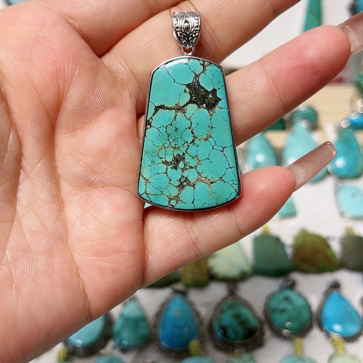 【闪购商品】未镶嵌绿松石珠宝奇石