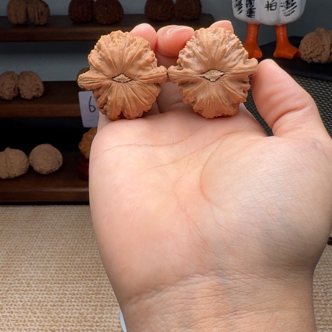 文玩核桃把件4108闷白