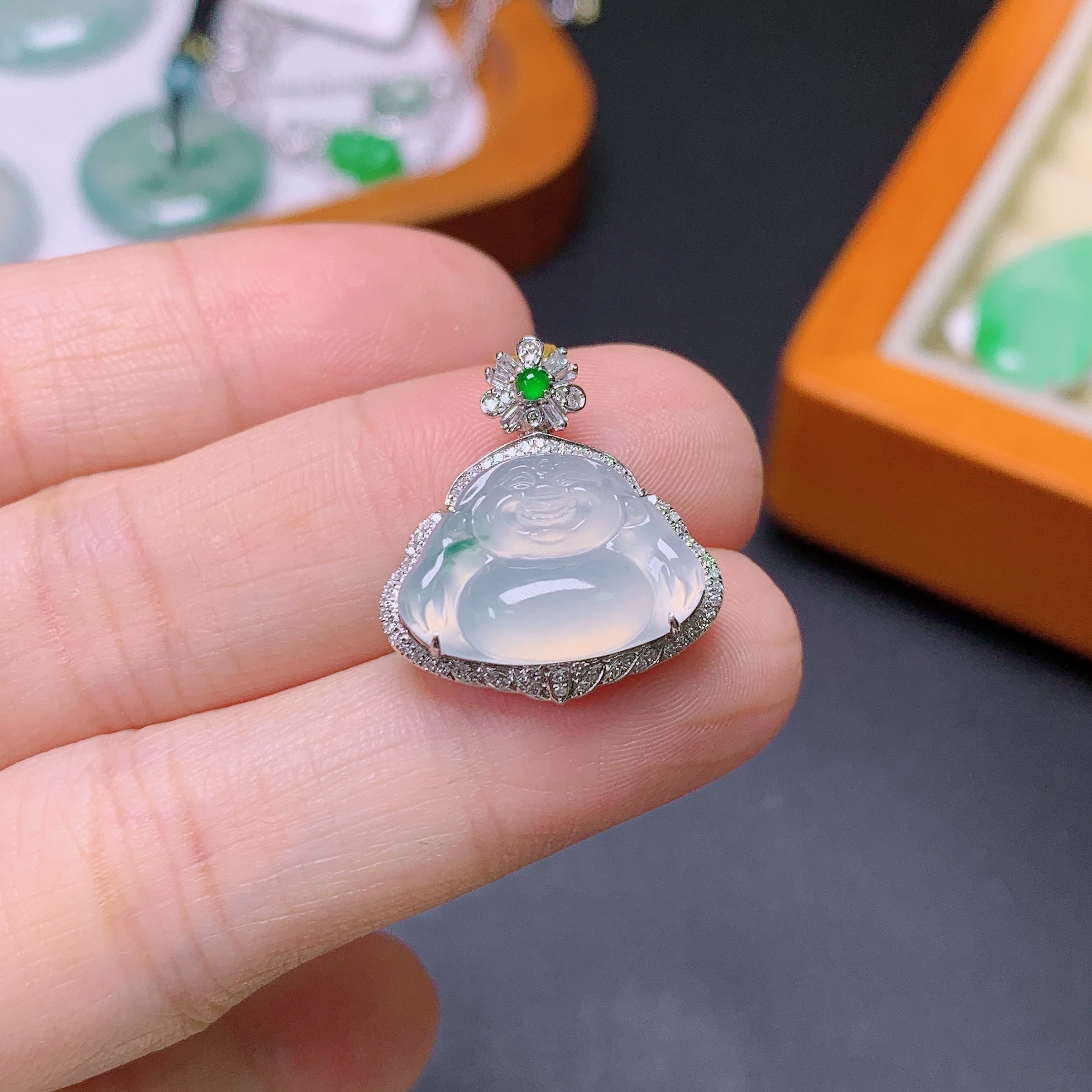 缅甸天然a货翡翠冰种佛公揭阳精品翡翠吊坠