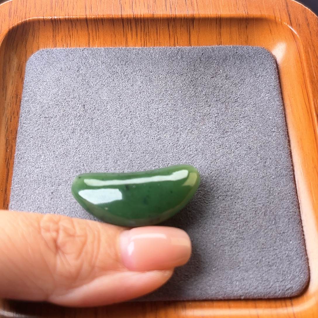 颈饰未镶嵌和田玉浮***过