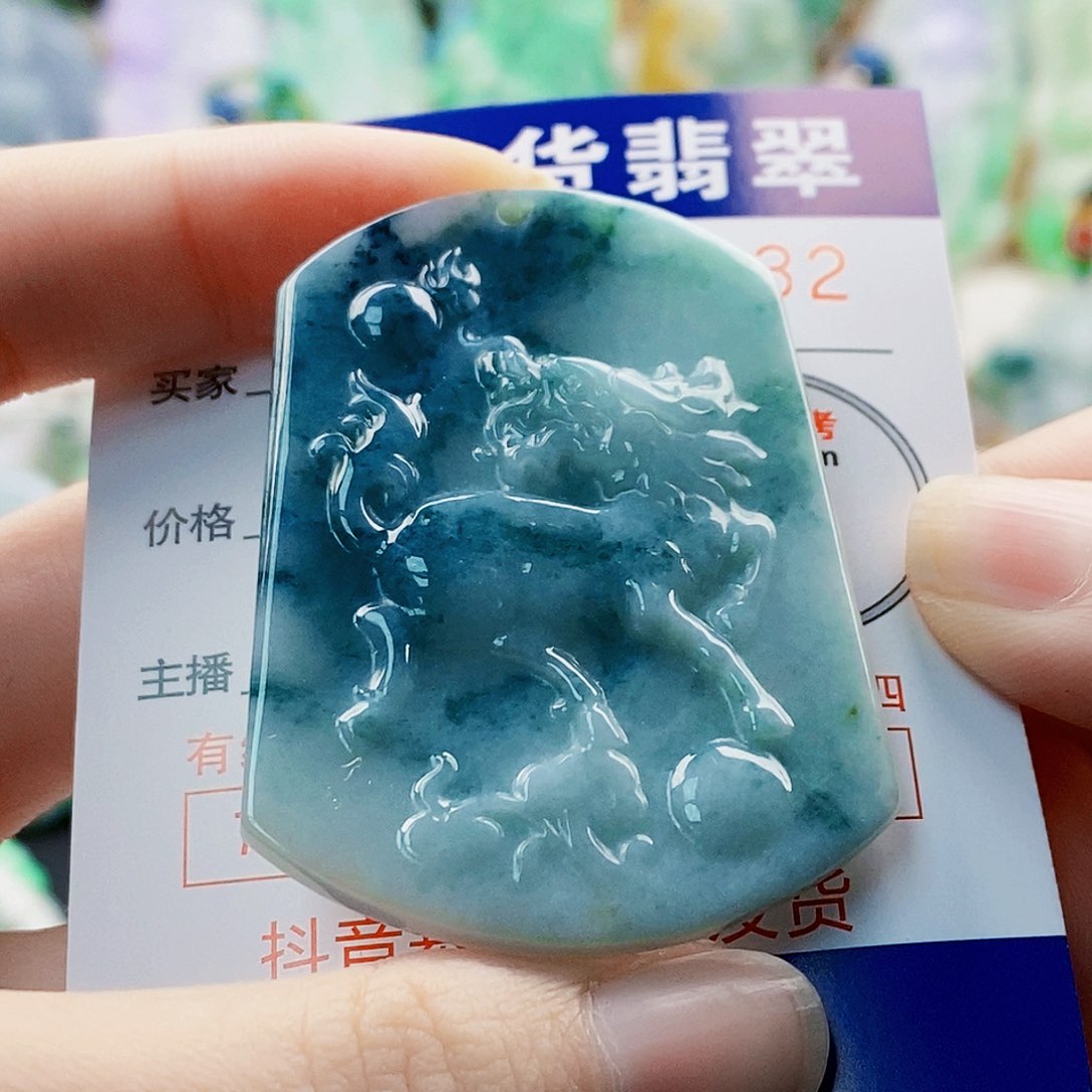 吊坠(不含链)未镶嵌翡翠