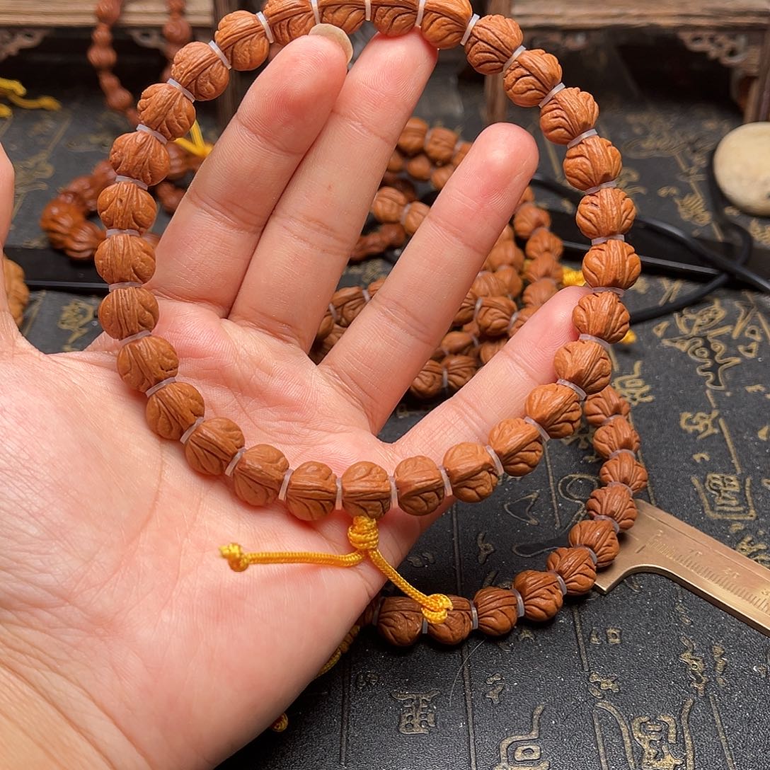 桃核吊坠玉龙手持