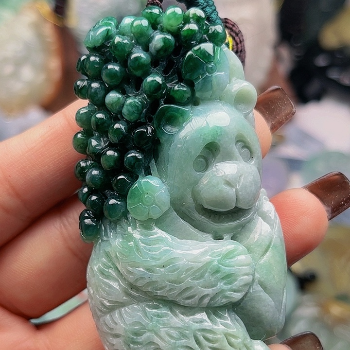 翡翠未镶嵌颈饰挂件