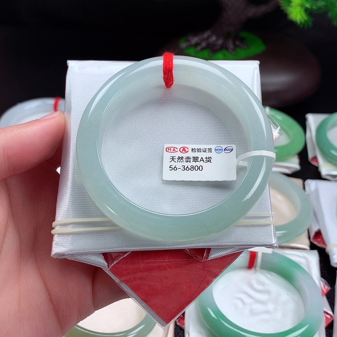 翡翠手镯未镶嵌缅甸翡翠天然手镯