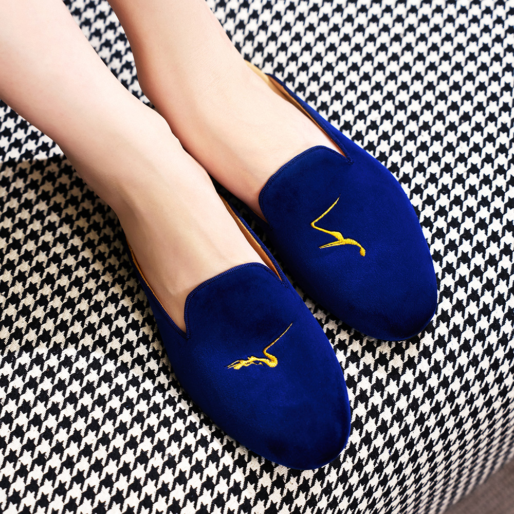 男女丝绒拖鞋一脚蹬潮流居家刺绣平底情侣透气穆勒半拖鞋