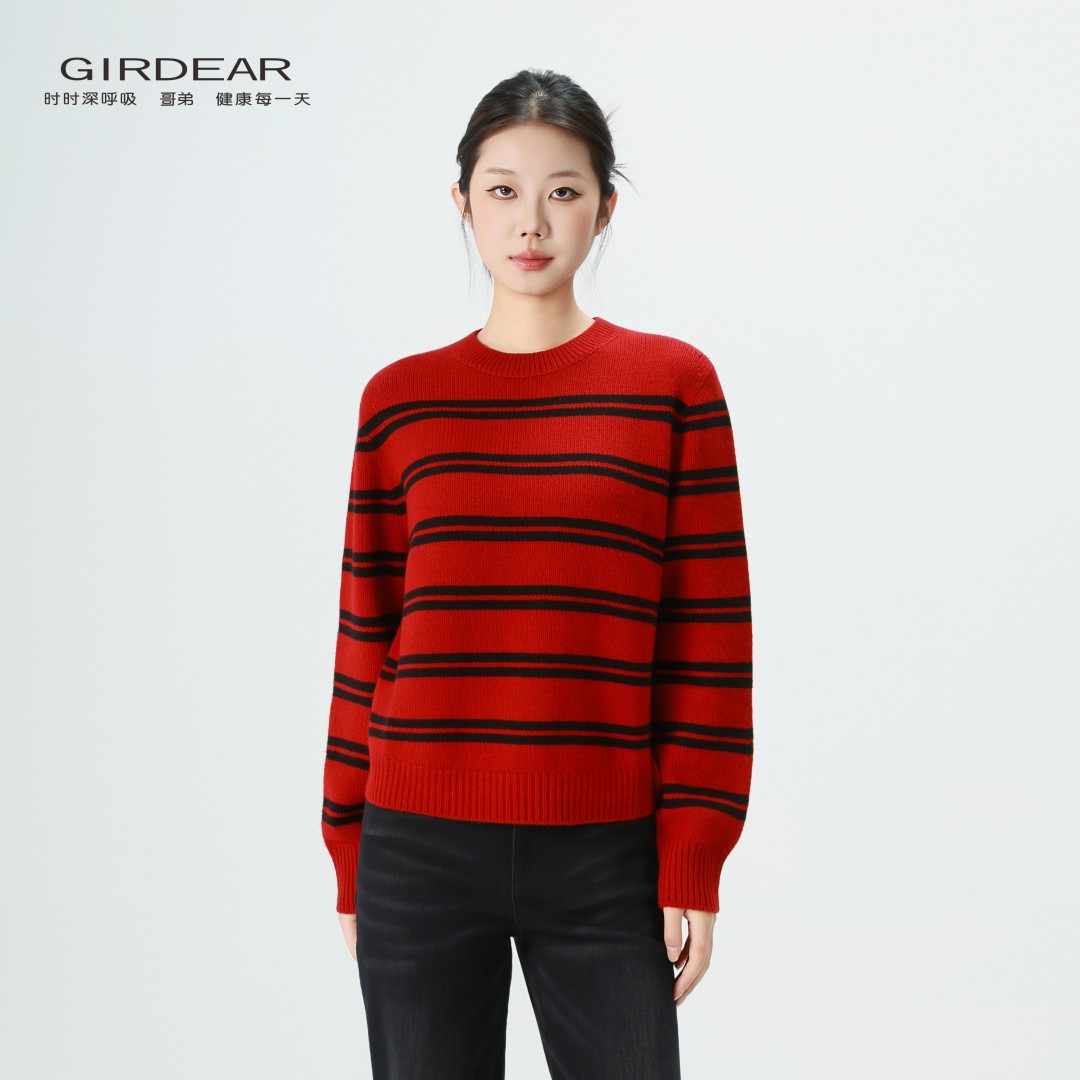 GIRDEAR/哥弟秋冬新款时髦简约百搭质感保暖显瘦条纹针织衫138073