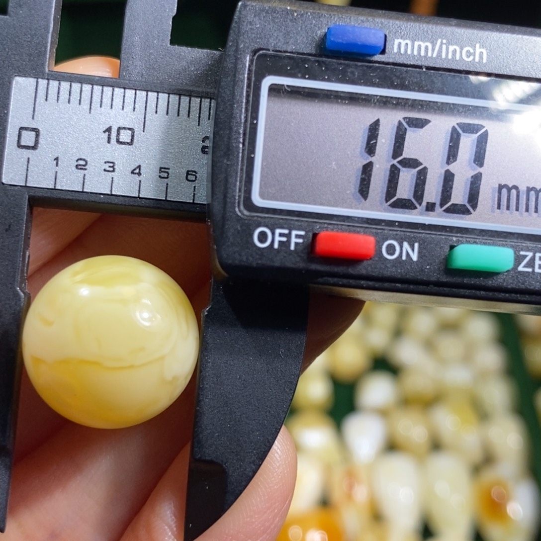 蜜蜡未镶嵌裸石配饰