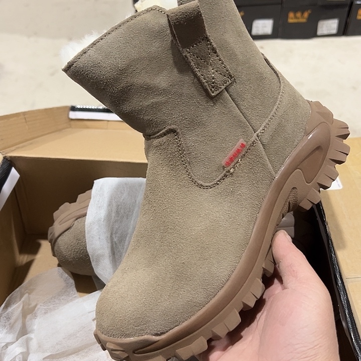 羊毛41码防砸防刺劳保鞋。