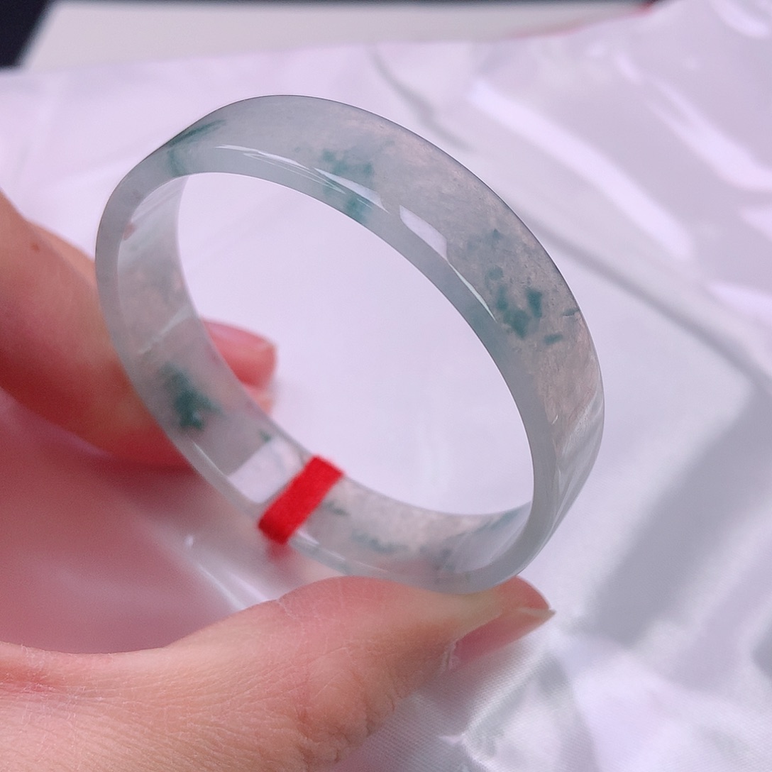 翡翠手镯未镶嵌50公主镯