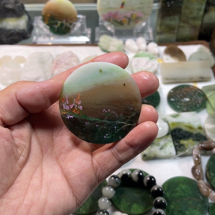 此***生未镶嵌独山玉颈饰