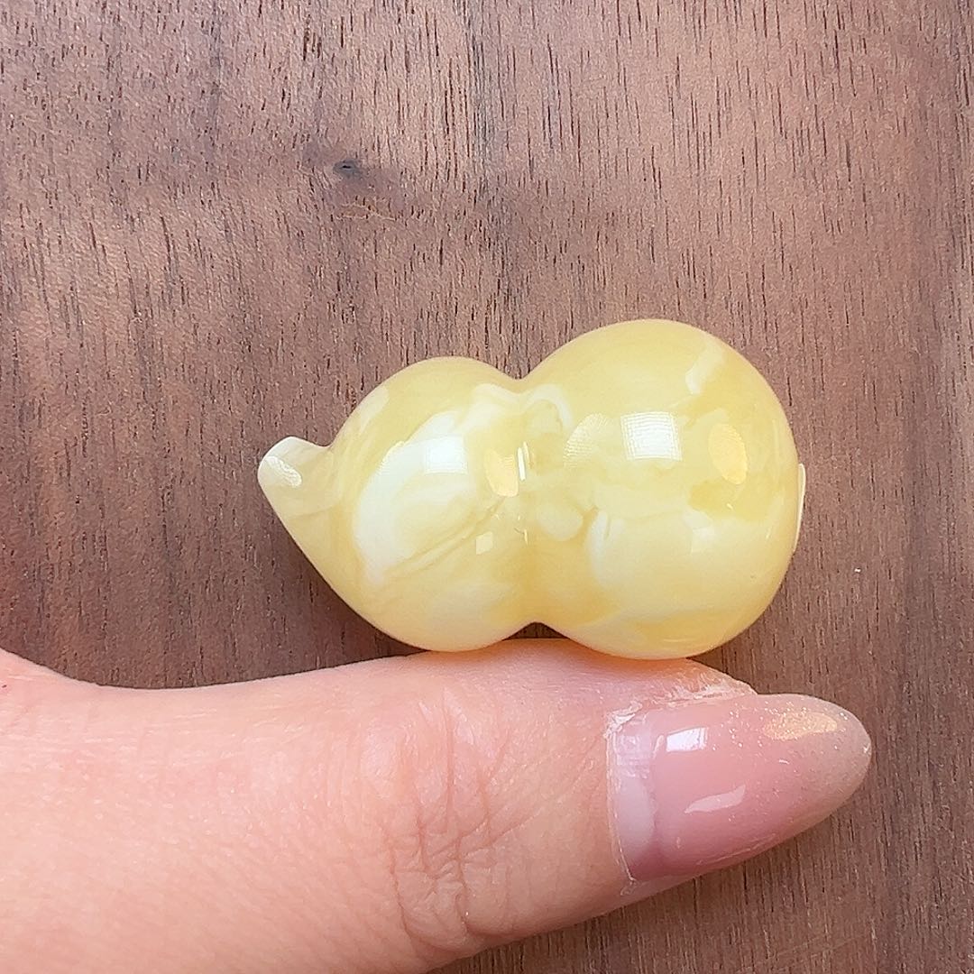 琥珀珠宝奇石未镶嵌丸***记