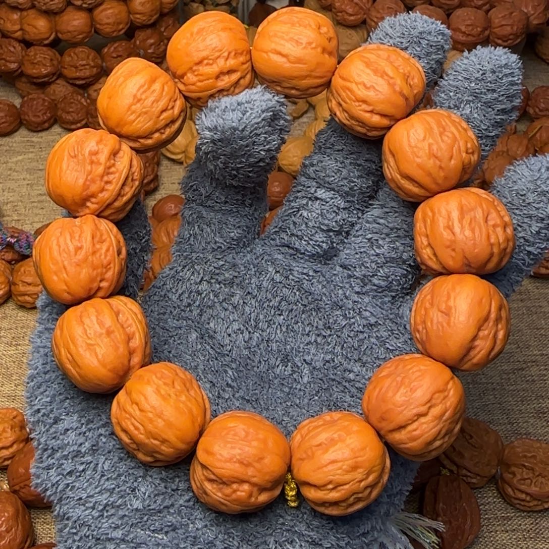 R***y文玩核桃吊坠肉墩子