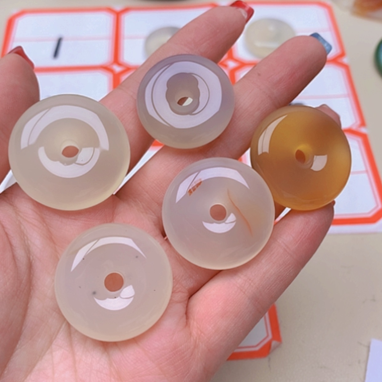 【闪购商品】未镶嵌玛瑙/玉髓珠宝半成品水***?