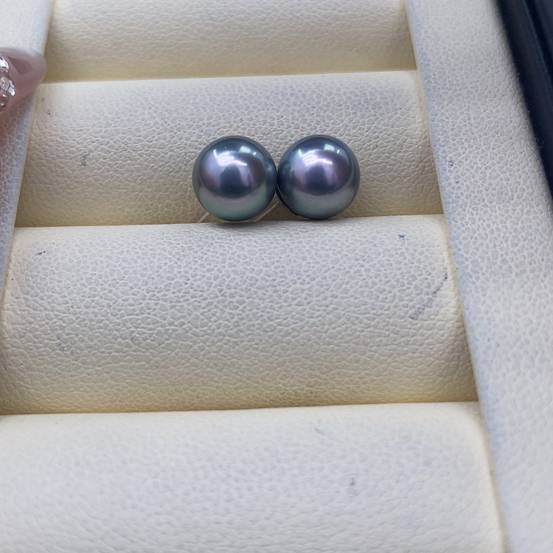 18K金镶嵌海水珍珠耳饰