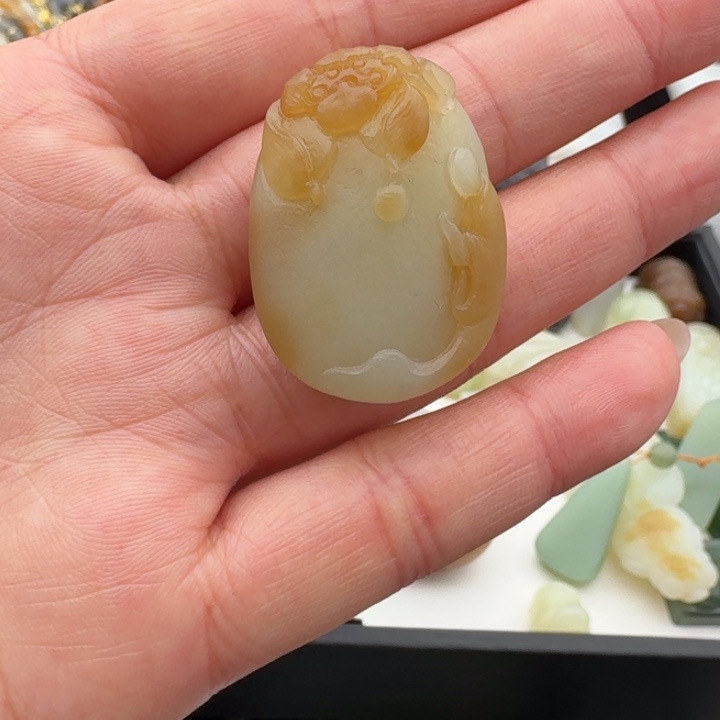 和田玉未镶嵌颈饰荣浩