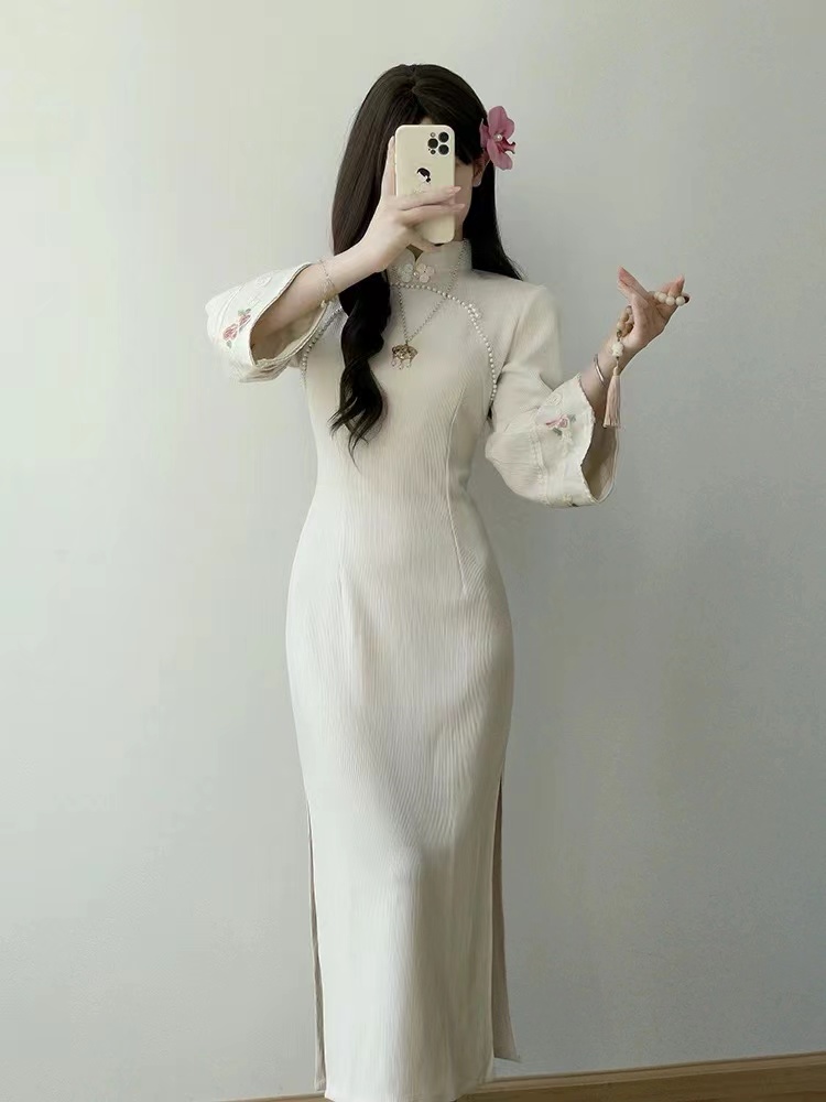904-【白月光】钉珠美玲经 到大袖 年轻 旗袍 【没有配饰】