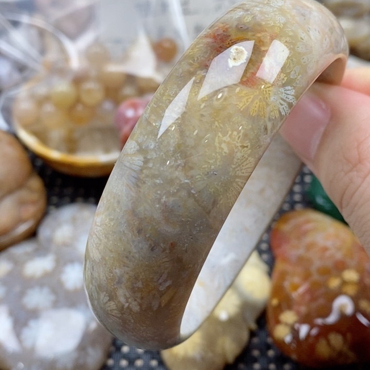 石英质玉颈饰未镶嵌58有瑕