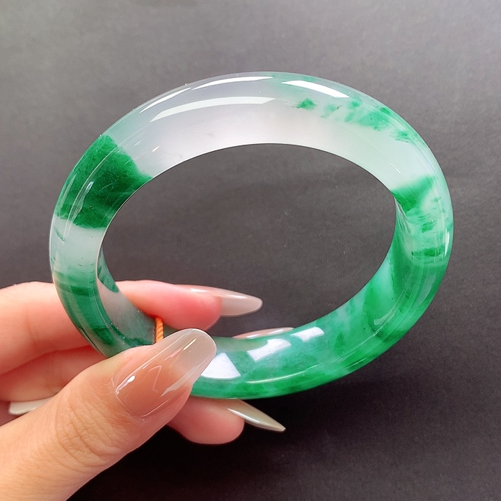 未镶嵌手镯石英质玉