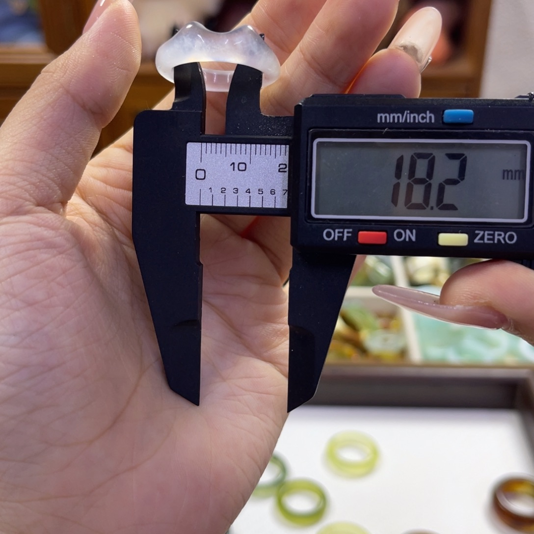 蛇纹石玉未镶嵌手镯91