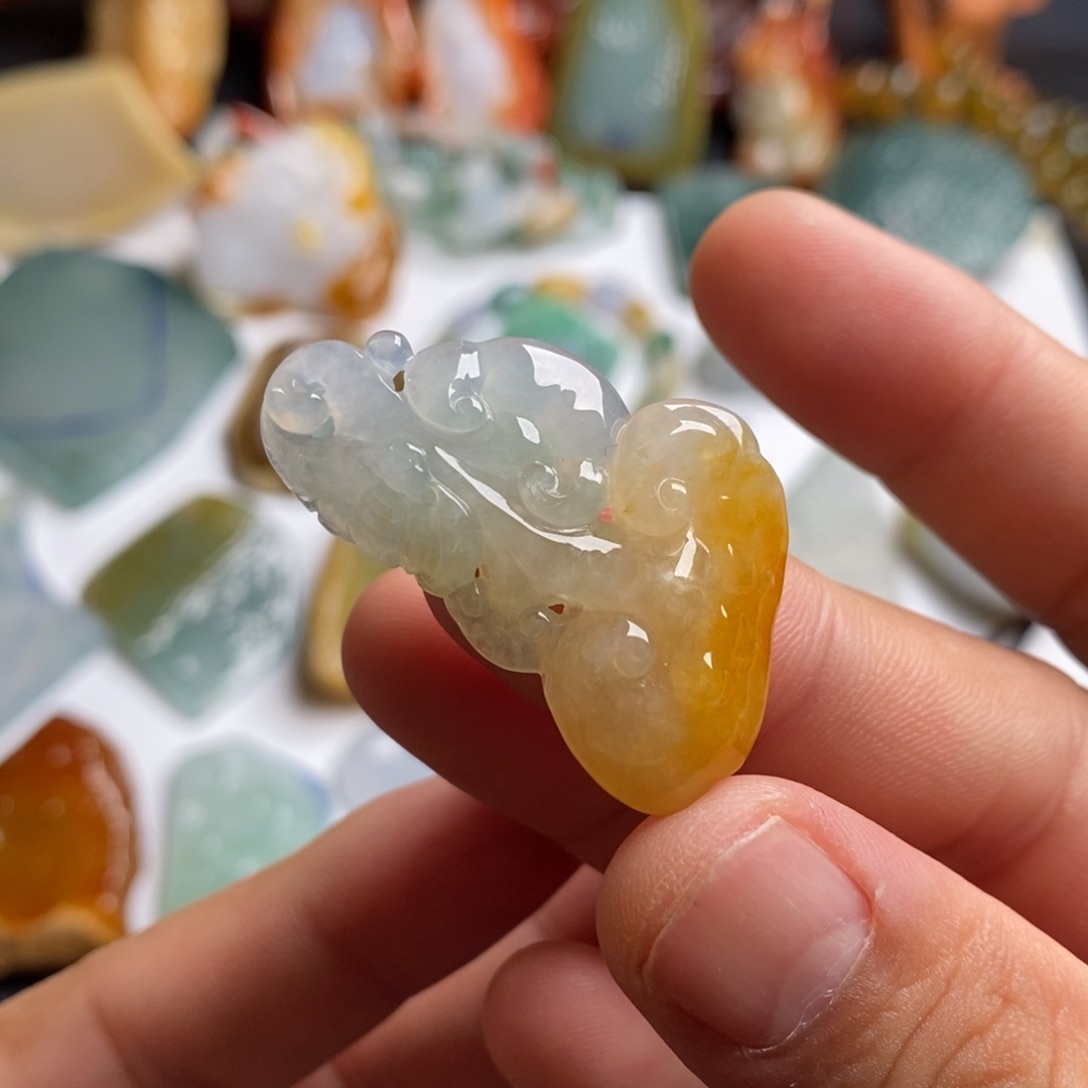 定制翡翠未镶嵌俏色翡翠如意