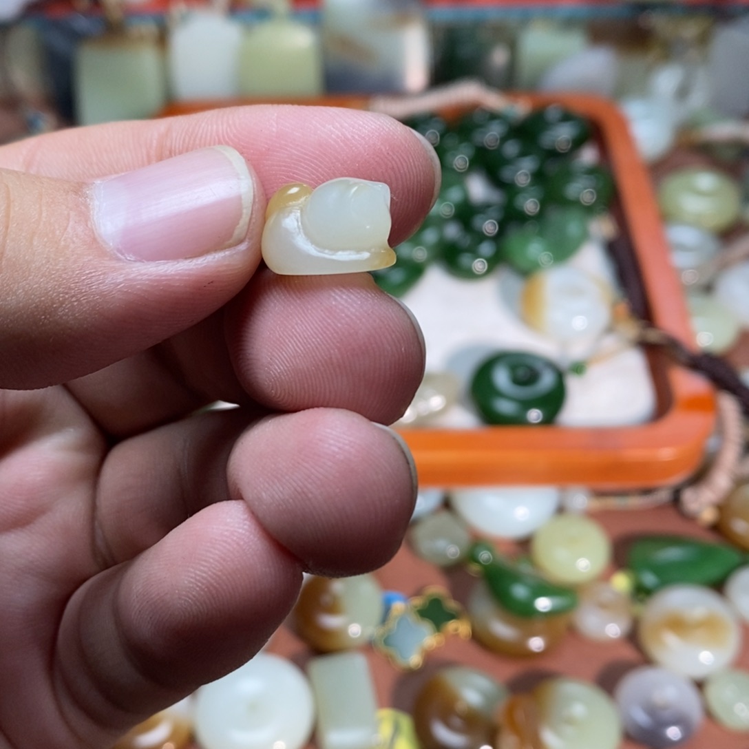 和田玉未镶嵌吊坠(不含链)