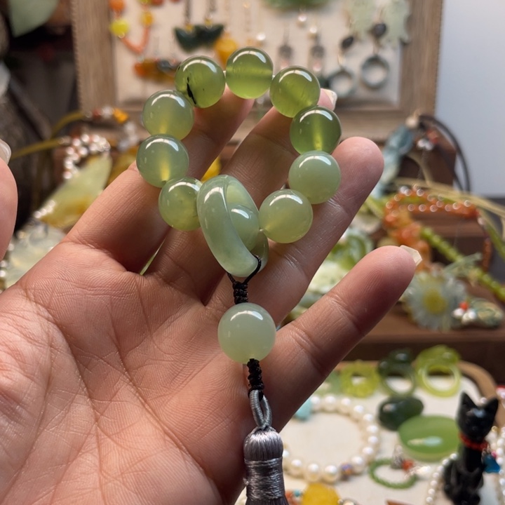 蛇纹石玉手捻未镶嵌