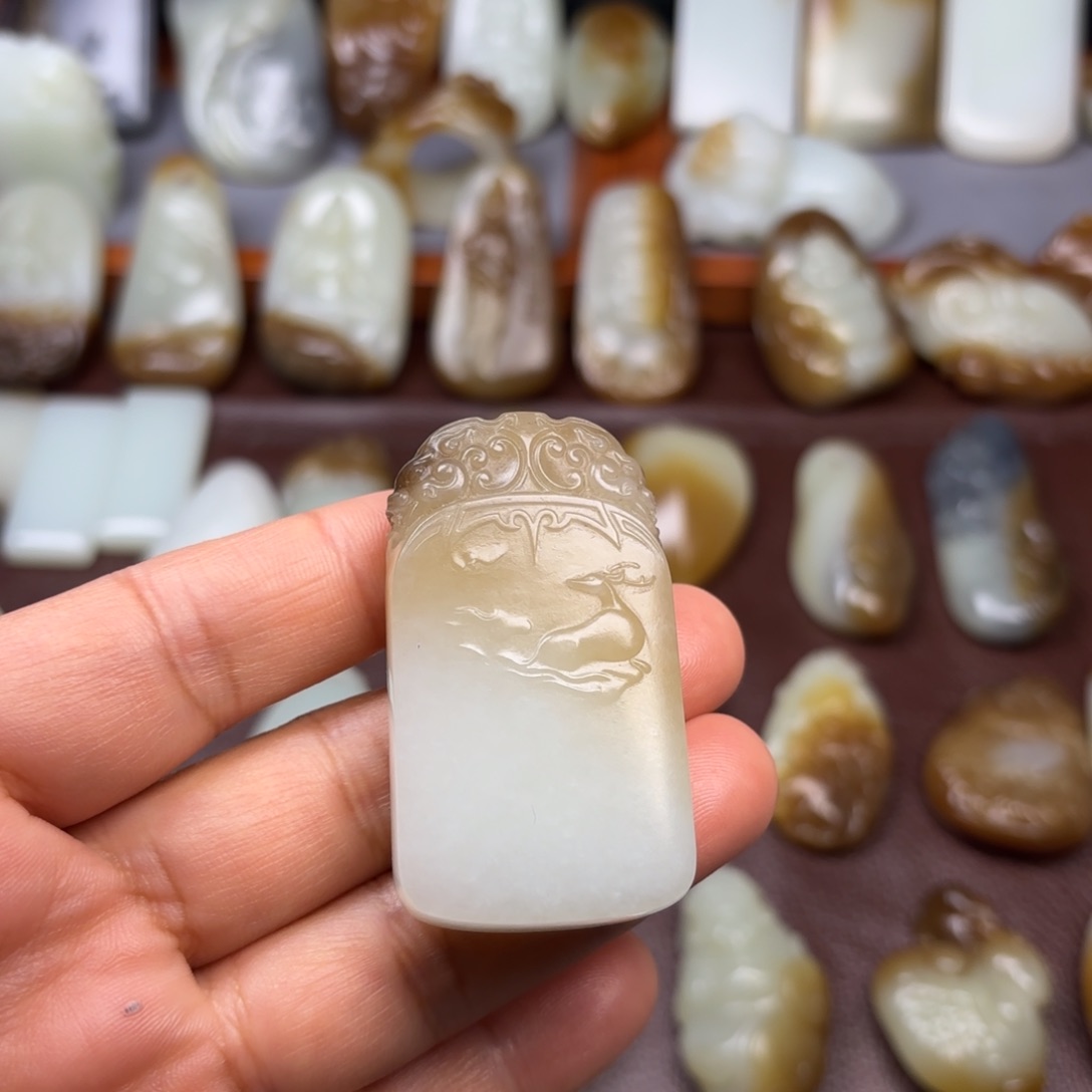 和田玉（糖玉）颈饰未镶嵌