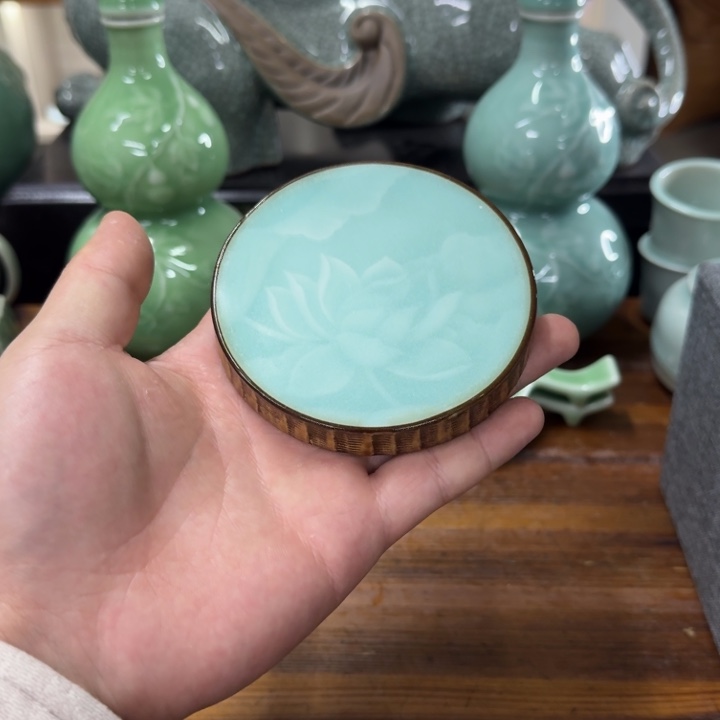 龙泉青瓷茶具微瑕4648