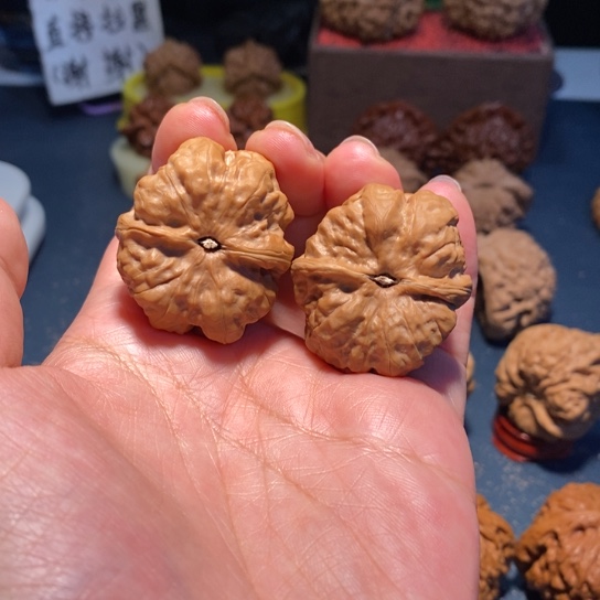 阎****文玩核桃把件文玩蛤蟆头34尺5