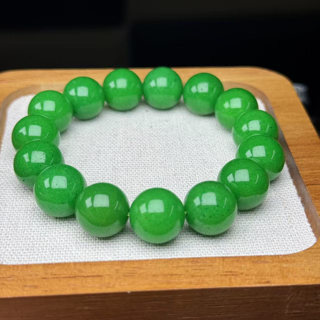 076青色卡14MM手串