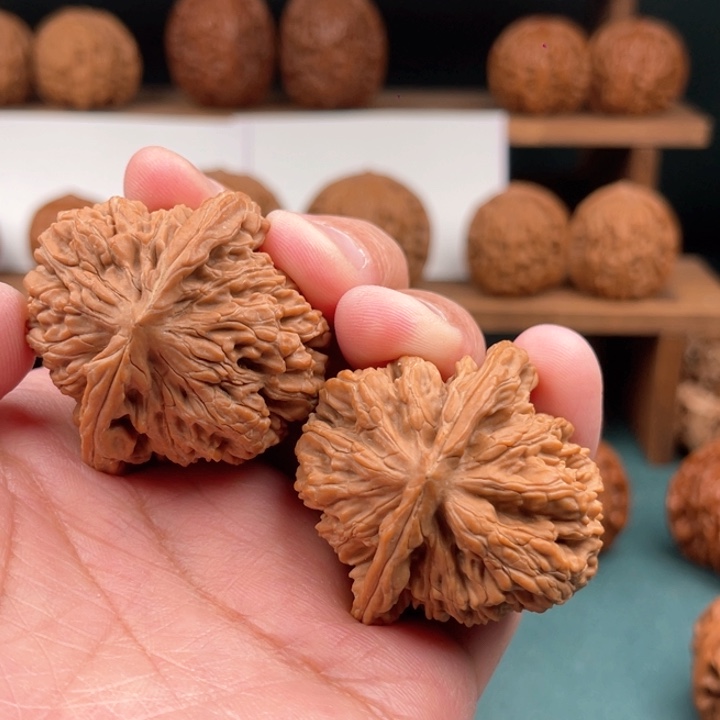 文玩核桃把件凡***克文玩核桃平谷四座楼