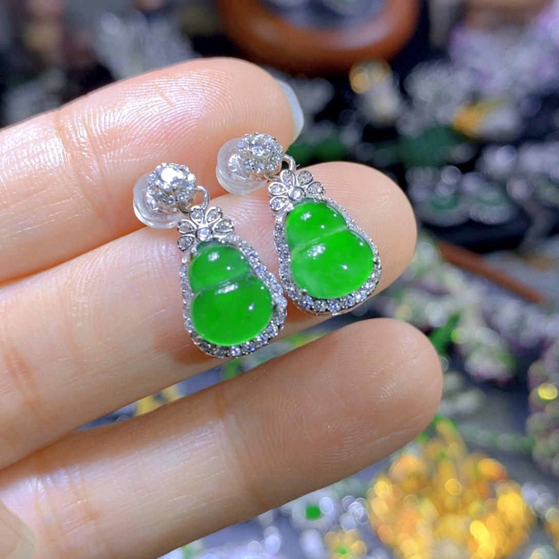 翡翠颈饰银S925镶嵌天然翡翠