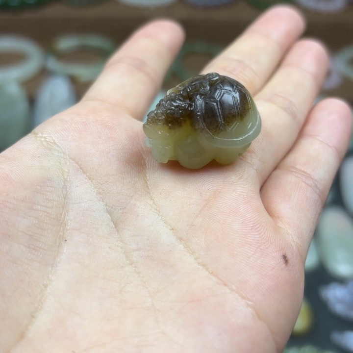 和田玉颈饰未镶嵌和田玉龙龟吊坠